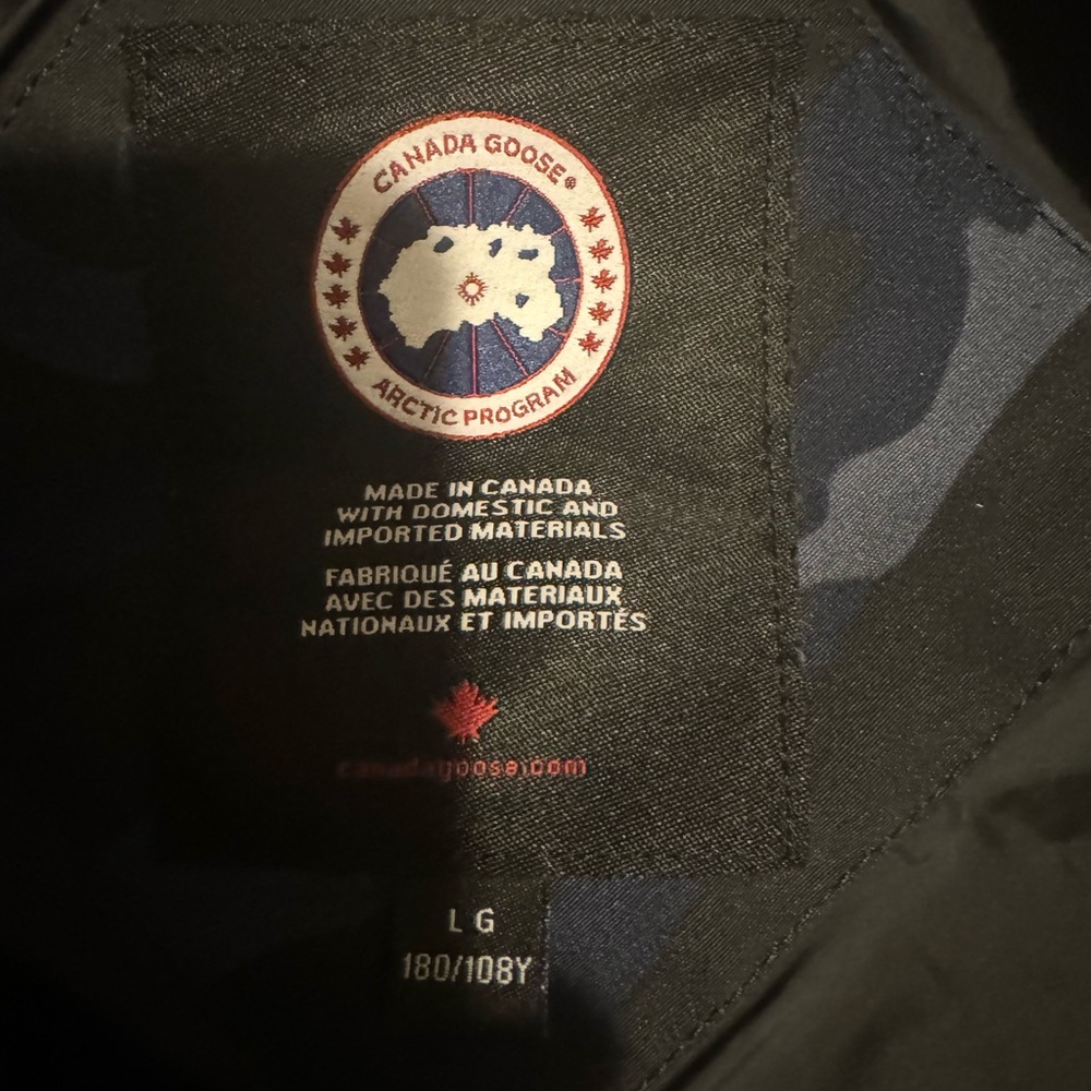 Canada Goose coat for men
Color: Blue
Size: Large